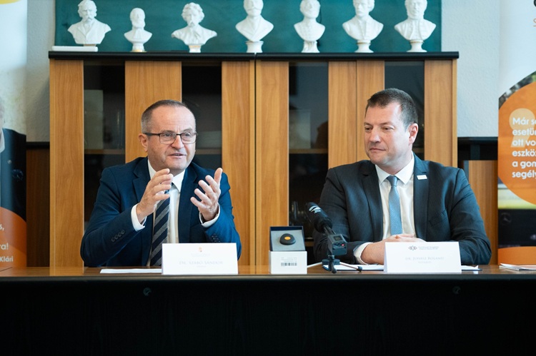 Szabó Sándor és dr. Juhász Roland
