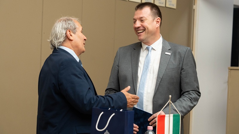 Dr. Neszményi Zsolt és dr. Juhász Roland